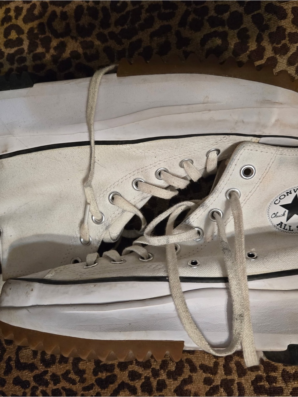 Converse Run Star Hike